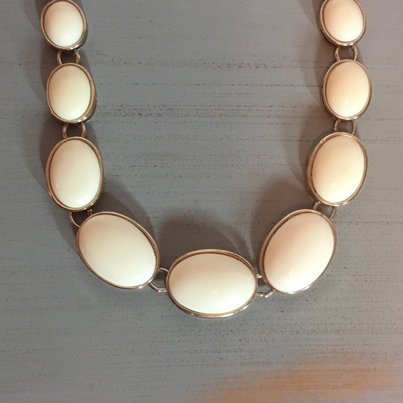 Banana Republic Statement Necklace ~Like New~ - Picture 3 of 4